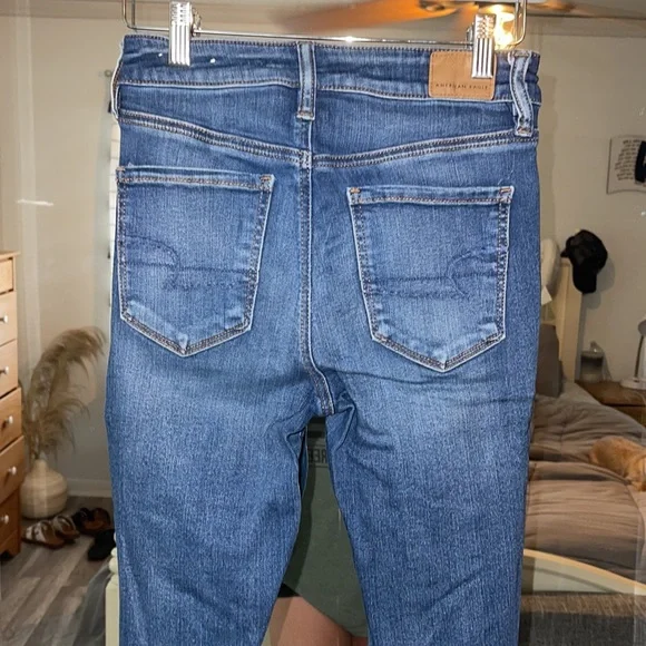 American Eagle Distressed Hi-Rise Jeggings - Picture 5 of 7